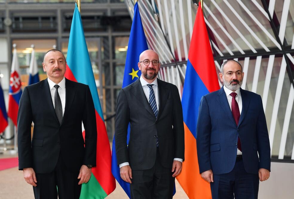 Brüsseldə Prezident İlham Əliyevin Şarl Mişel və Nikol Paşinyanla görüşü başlayıb - FOTO